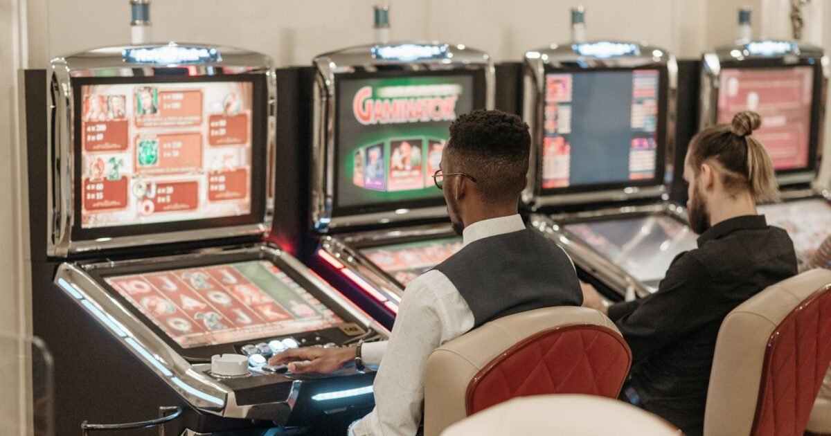 Crazy Vegas Review: Top Fast Payout Rollover Casino Guide