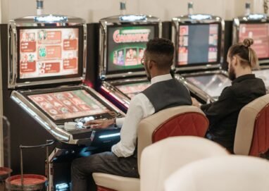 Crazy Vegas Review: Top Fast Payout Rollover Casino Guide